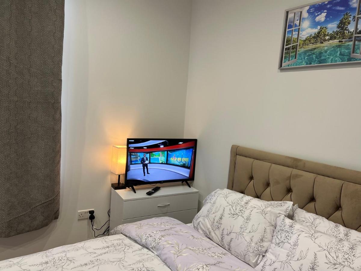 Mia Residence - Entire Studio Apartment - City View - London - Next To Ealing Broadway Station Exteriér fotografie