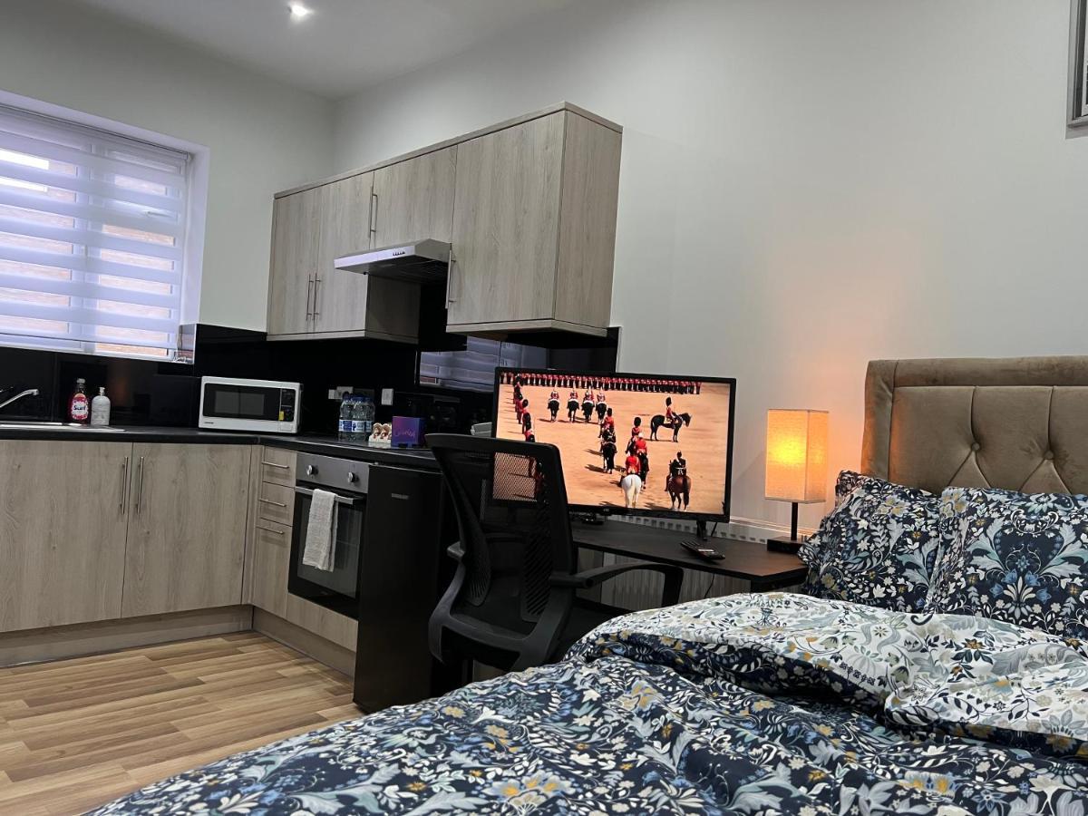 Mia Residence - Entire Studio Apartment - City View - London - Next To Ealing Broadway Station Exteriér fotografie