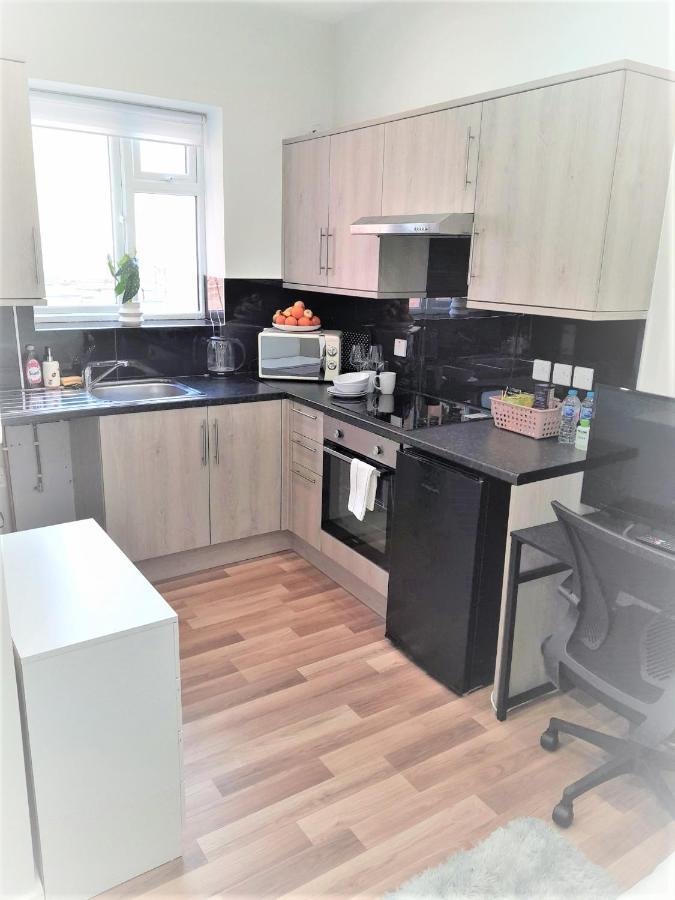 Mia Residence - Entire Studio Apartment - City View - London - Next To Ealing Broadway Station Exteriér fotografie