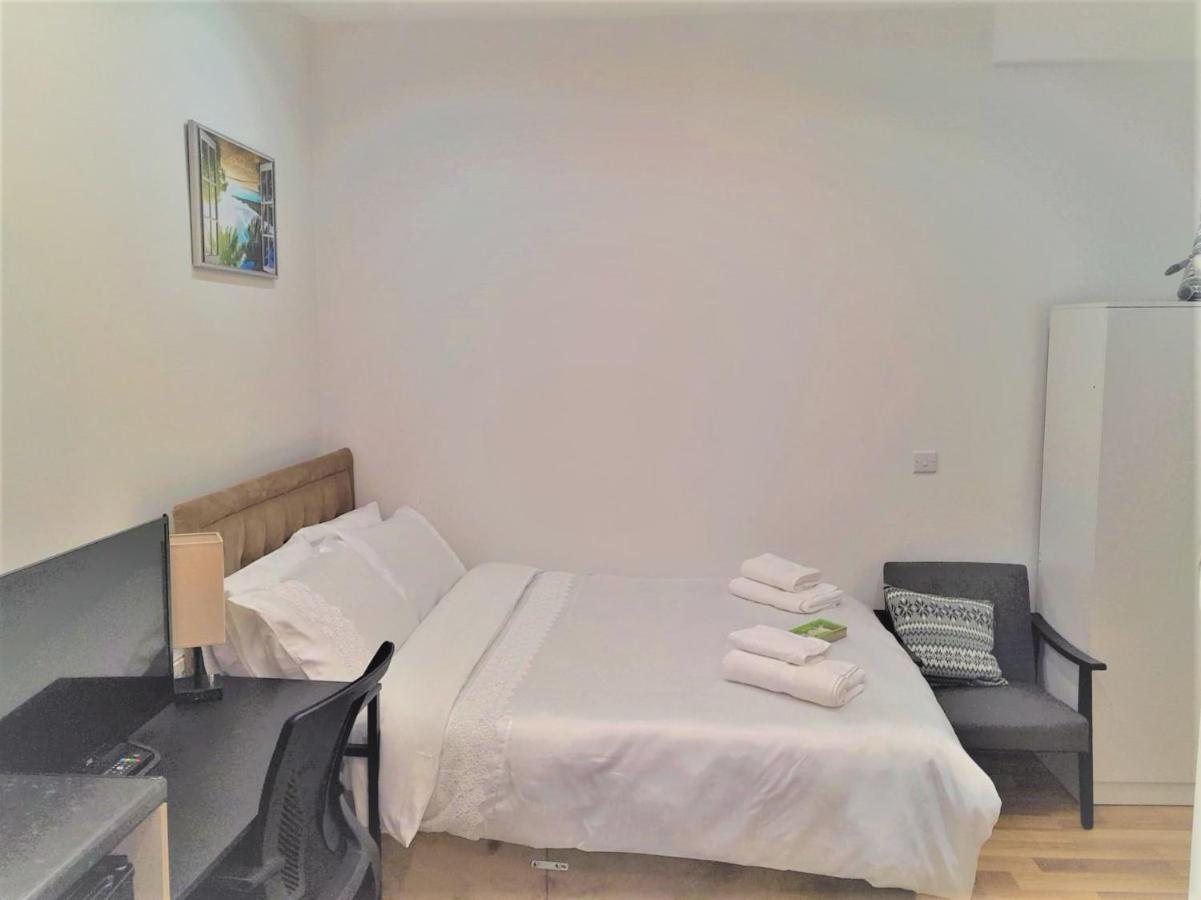 Mia Residence - Entire Studio Apartment - City View - London - Next To Ealing Broadway Station Exteriér fotografie